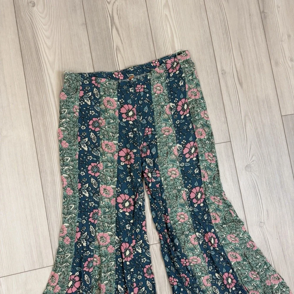 Free People Bali‎ Sultry Boho Flare Pants Small Floral Coastal Hippie Festival - Picture 2 of 12